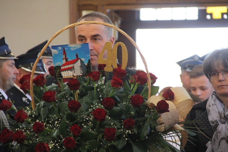 Zabrnie. 40 lat parafii