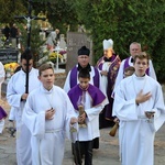 Świdnica. Msza św. i procesja różańcowa z bp. Markiem Mendykiem