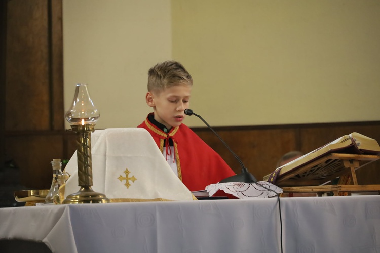 Świdnica. Msza św. i procesja różańcowa z bp. Markiem Mendykiem