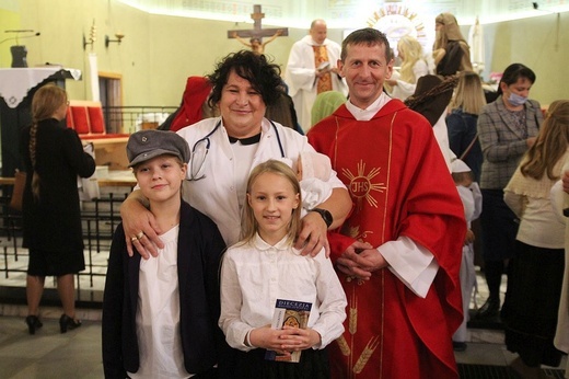 "Holy Wins" - święci odwiedzili parafię w Wieprzu koło Żywca