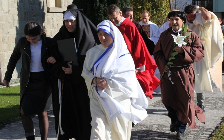 "Holy Wins" - święci odwiedzili parafię w Wieprzu koło Żywca