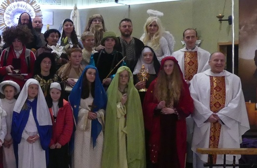 "Holy Wins" - święci odwiedzili parafię w Wieprzu koło Żywca