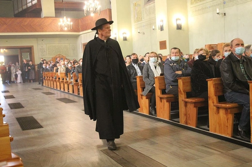 "Holy Wins" - święci odwiedzili parafię w Wieprzu koło Żywca