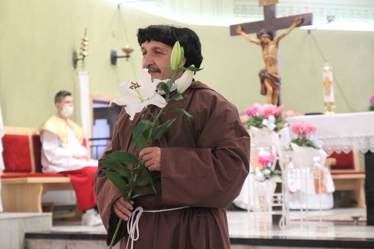 "Holy Wins" - święci odwiedzili parafię w Wieprzu koło Żywca