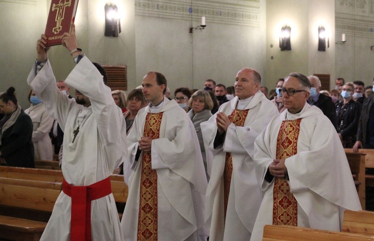 "Holy Wins" - święci odwiedzili parafię w Wieprzu koło Żywca