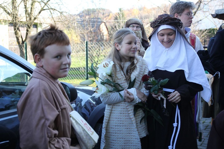 "Holy Wins" - święci odwiedzili parafię w Wieprzu koło Żywca