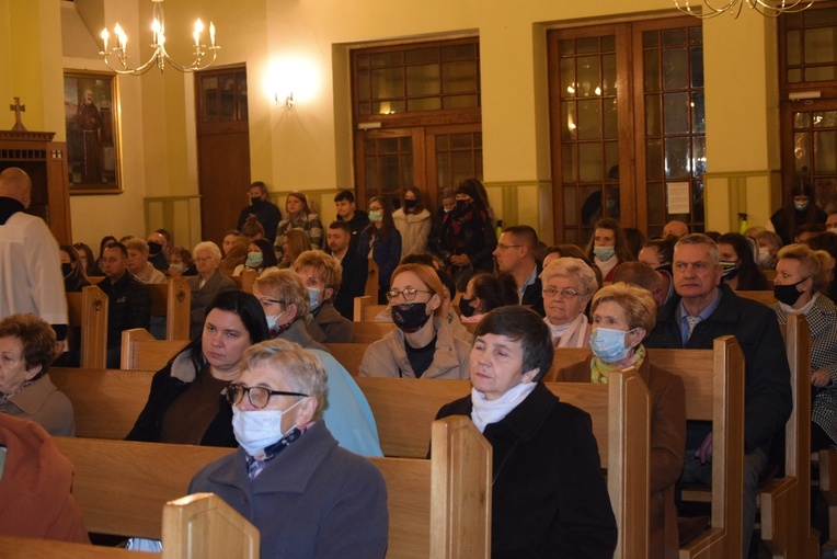 Noc Świętych w Głownie