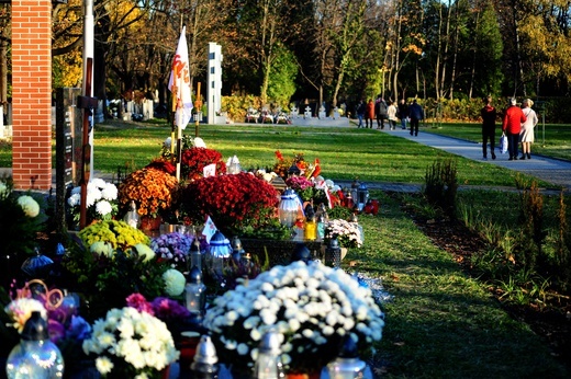 Uroczystość Wszystkicych Świętych na cmentarzu Rakowickim 2021