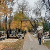 ▲	Również podczas wizyt na cmentarzu należy zachować epidemiczną ostrożność.