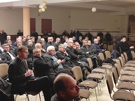 ▲	Konferencje dla księży odbywają się tradycyjnie przed rozpoczęciem nowego roku liturgicznego.