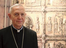 ▲	– Chciałbym, abyśmy się zafascynowali tą nową drogą i sposobem przeżywania wspólnoty Kościoła – mówi biskup płocki.