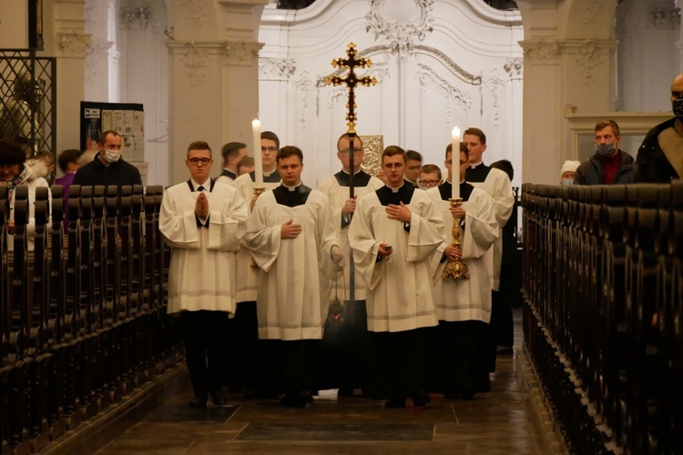 Msza św. za zmarłych biskupów, kapłanów i osoby życia konsekrowanego