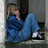 Badanie RPD: Młodzi potrzebują pilnej pomocy psychologicznej