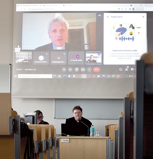 ▲	Odbywały się stacjonarnie i online.