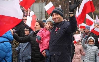 Pomiędzy godz. 10 a 13 odbędzie się w Śródmieściu szereg wydarzeń związanych z obchodami święta 11 listopada.