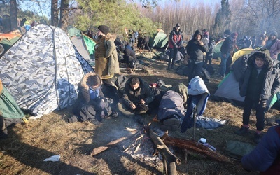 Setki migrantów już przy granicy białorusko-litewskiej