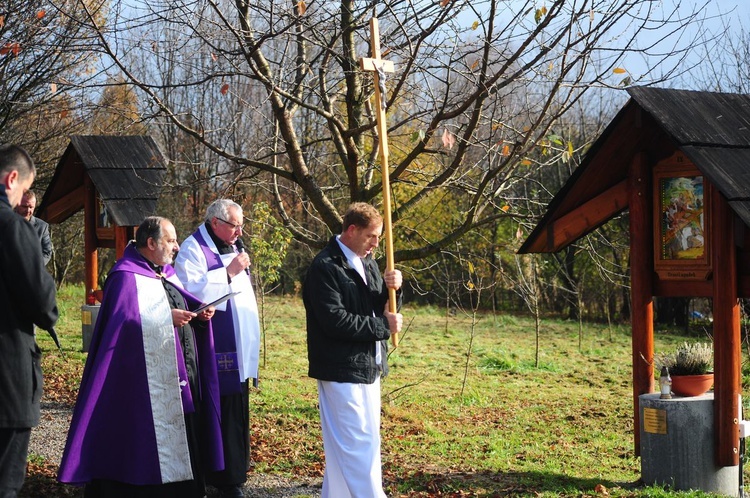 Poświęcenie Kresowej Drogi Krzyżowej w Radwanowicach