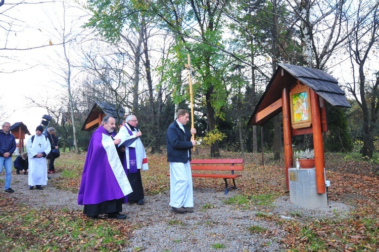 Poświęcenie Kresowej Drogi Krzyżowej w Radwanowicach