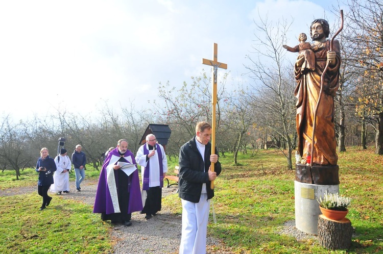 Poświęcenie Kresowej Drogi Krzyżowej w Radwanowicach