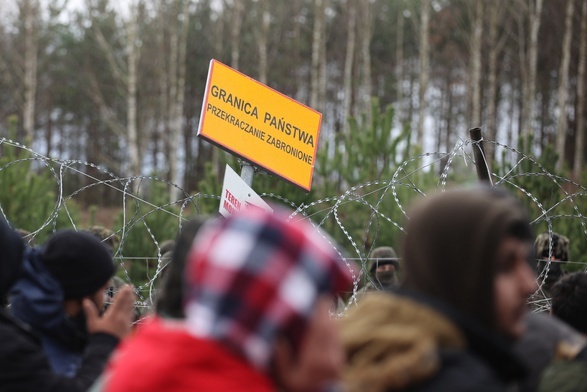 Media o migrantach, którzy przekroczyli we wtorek polsko-białoruską granicę: zostali zatrzymani