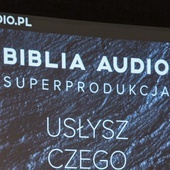 Ten pełen zapis Biblii jest największym słuchowiskiem w Europie. Jerzy Trela użycza w nim głosu... Panu Bogu.