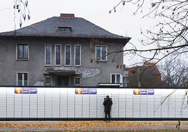 Gigantyczny paczkomat we Wrocławiu. Konserwator zabytków zażądał usunięcia urządzenia.