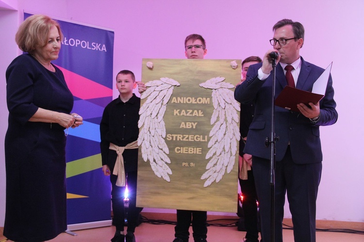 Łopoń. Uroczystość nadania szkole imienia