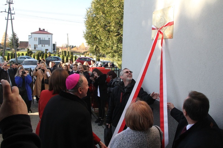 Łopoń. Uroczystość nadania szkole imienia