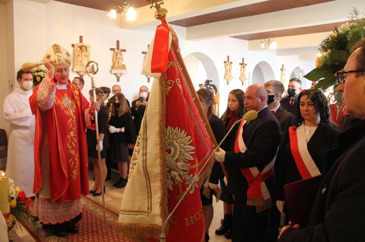 Łopoń. Uroczystość nadania szkole imienia