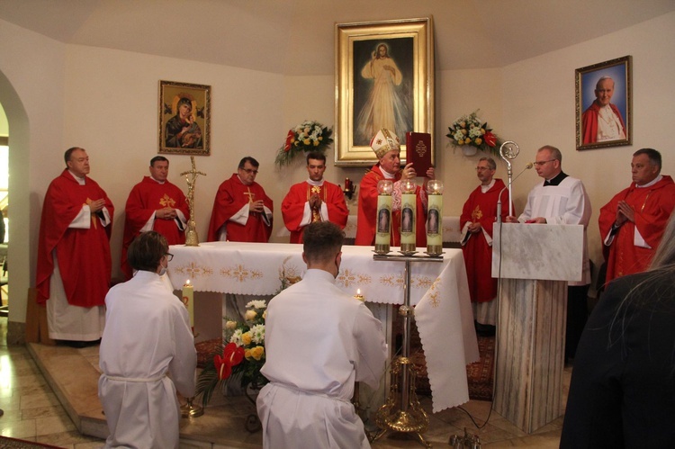 Łopoń. Uroczystość nadania szkole imienia