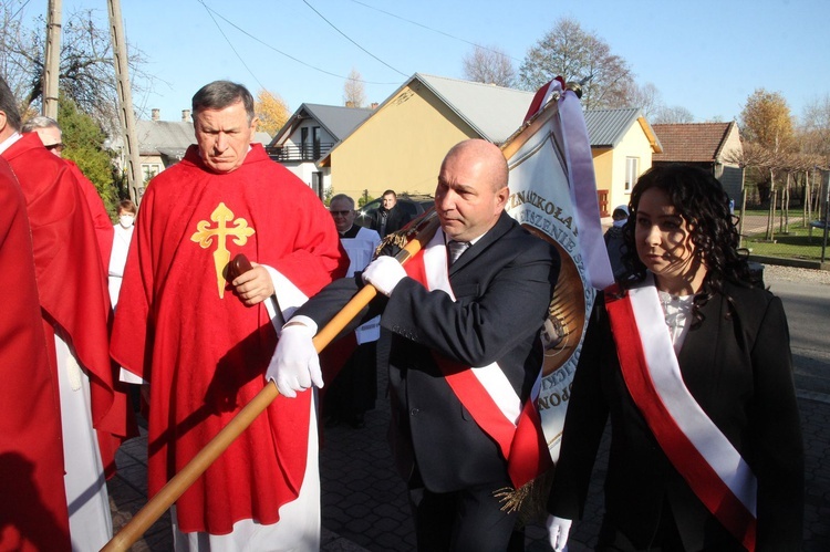 Łopoń. Uroczystość nadania szkole imienia