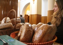 Caritas. Chlebek i torba