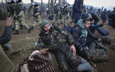 Łukaszenka o kryzysie na granicy: Obserwować ruchy wojsk Polski i NATO