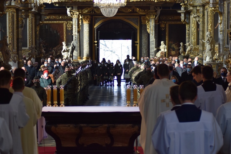 Wspólna modlitwa w katedrze.