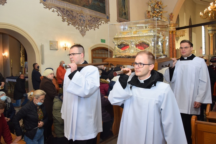 Łowicka proceja z relikwiami św. Wiktorii