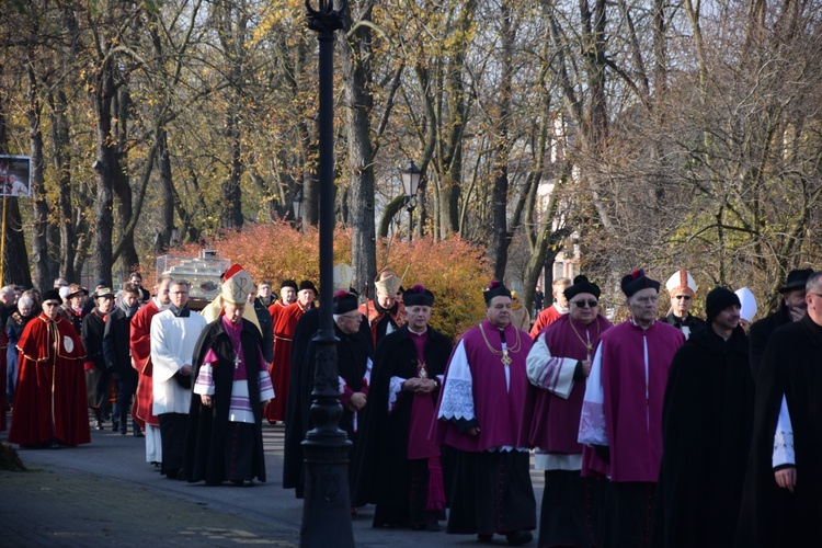 Łowicka proceja z relikwiami św. Wiktorii