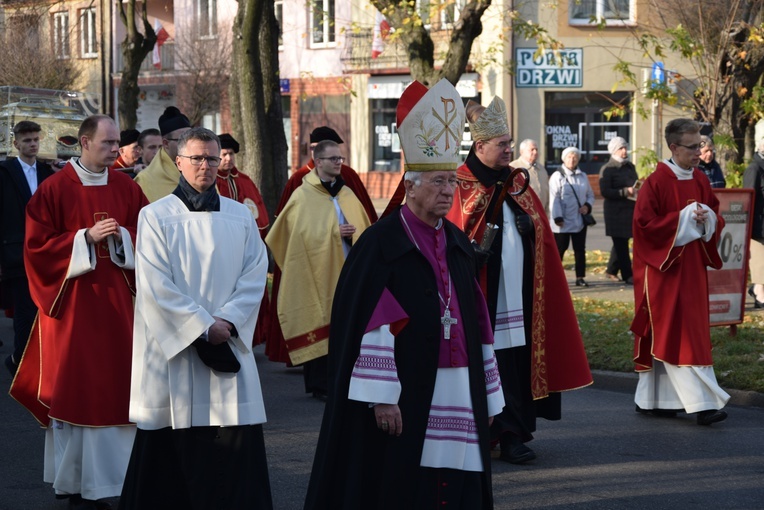 Łowicka proceja z relikwiami św. Wiktorii