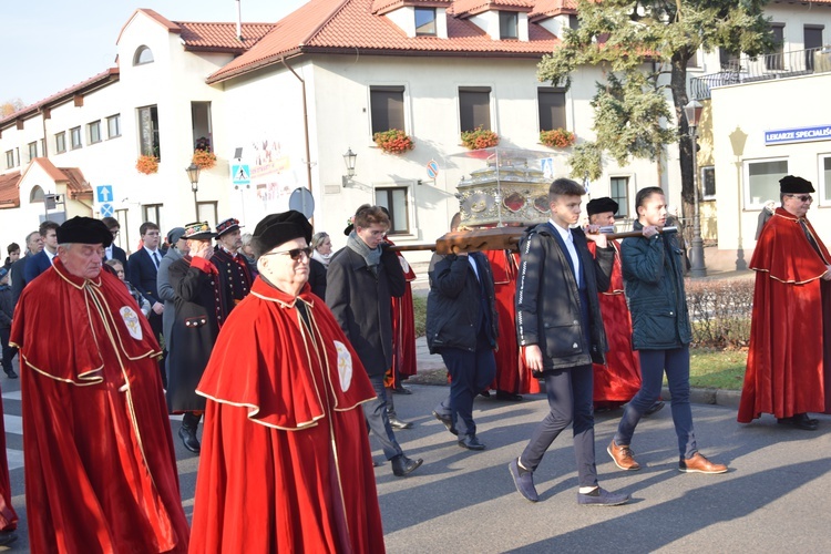 Łowicka proceja z relikwiami św. Wiktorii