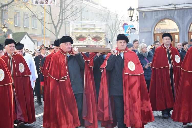 Łowicka proceja z relikwiami św. Wiktorii