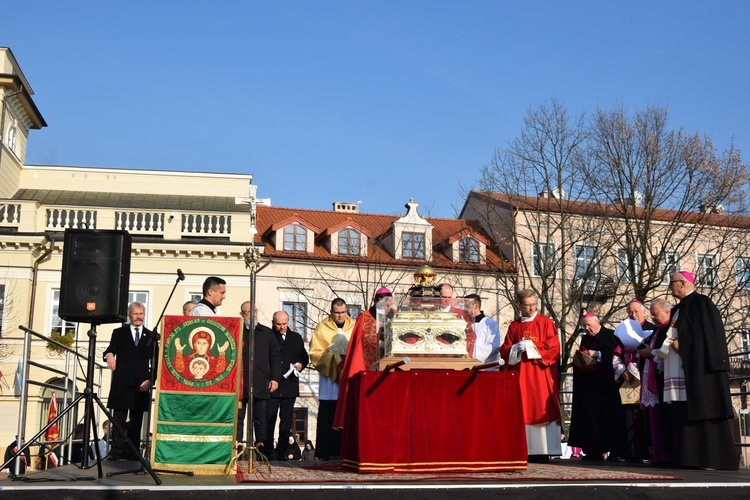 Łowicka proceja z relikwiami św. Wiktorii