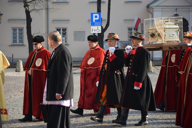 Łowicka proceja z relikwiami św. Wiktorii