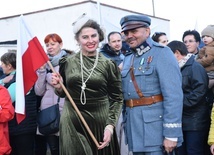 Pasażerami Pociągu Wolności byli marszałek Piłsudski z żoną. 