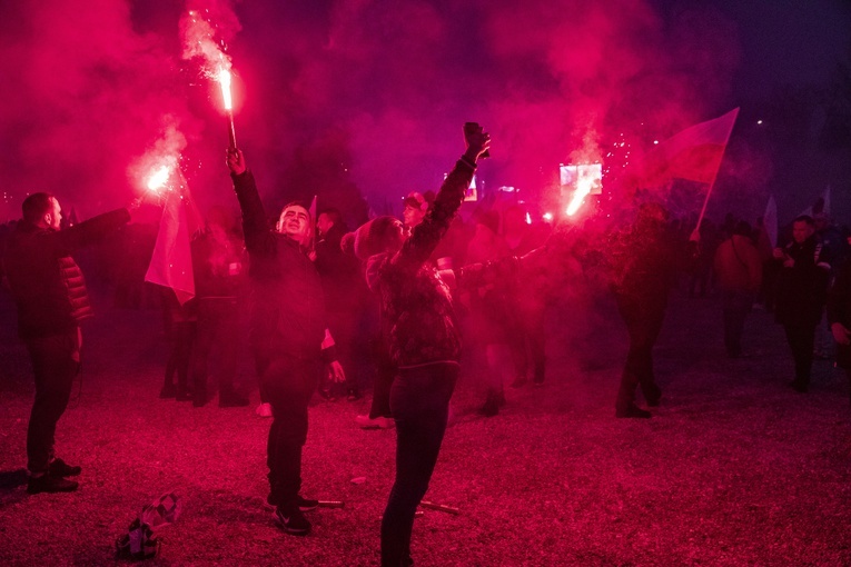 Marsz Niepodległości zakończył się na błoniach Stadionu Narodowego