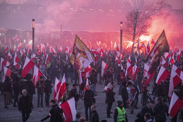 Marsz Niepodległości zakończył się na błoniach Stadionu Narodowego