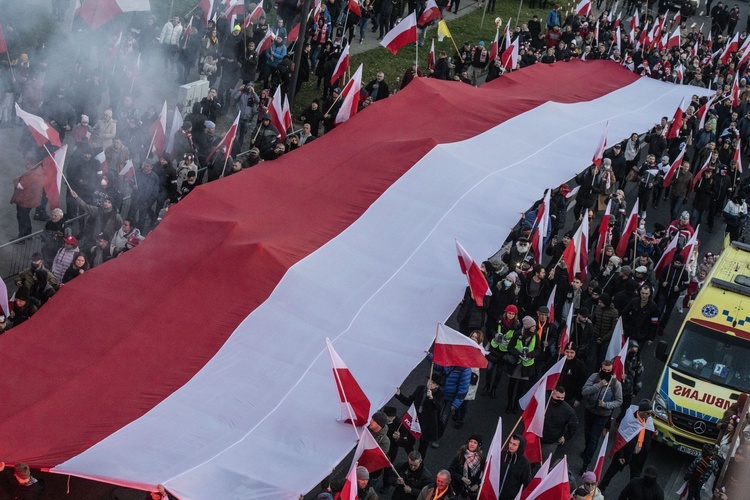 Marsz Niepodległości zakończył się na błoniach Stadionu Narodowego