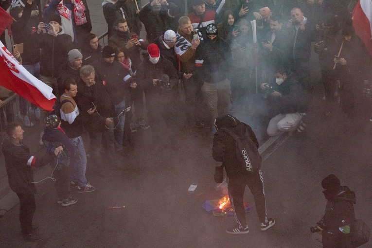 Marsz Niepodległości zakończył się na błoniach Stadionu Narodowego