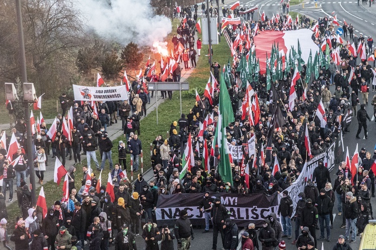 Marsz Niepodległości zakończył się na błoniach Stadionu Narodowego