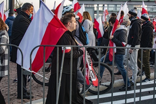 Marsz Niepodległości zakończył się na błoniach Stadionu Narodowego