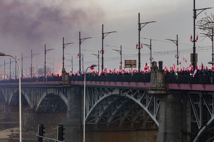 Marsz Niepodległości zakończył się na błoniach Stadionu Narodowego