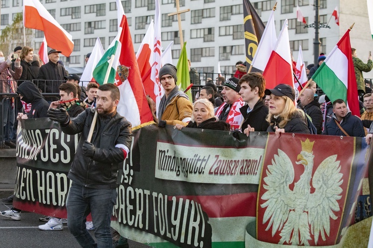 Marsz Niepodległości zakończył się na błoniach Stadionu Narodowego